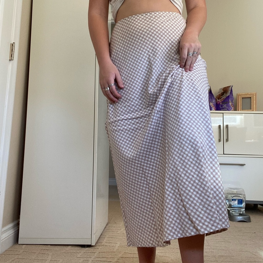 Urban Outfitters Midi Skirt🌸🌷🌺